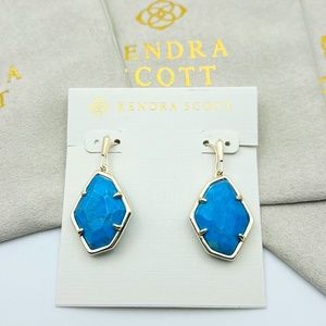 Kendra Scott Dax Aqua howlite Drop Earrings in Gold